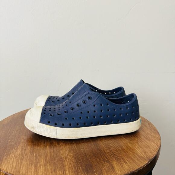 Native Jefferson Navy Blue Slip On Shoes Kids Size 1 - Picture 1 of 9